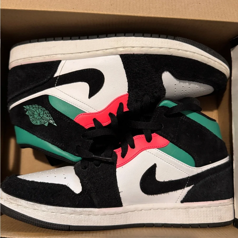 Jordan Air 1 Mid SE White Hot Punch Black Sneakers - Picture 2 of 5